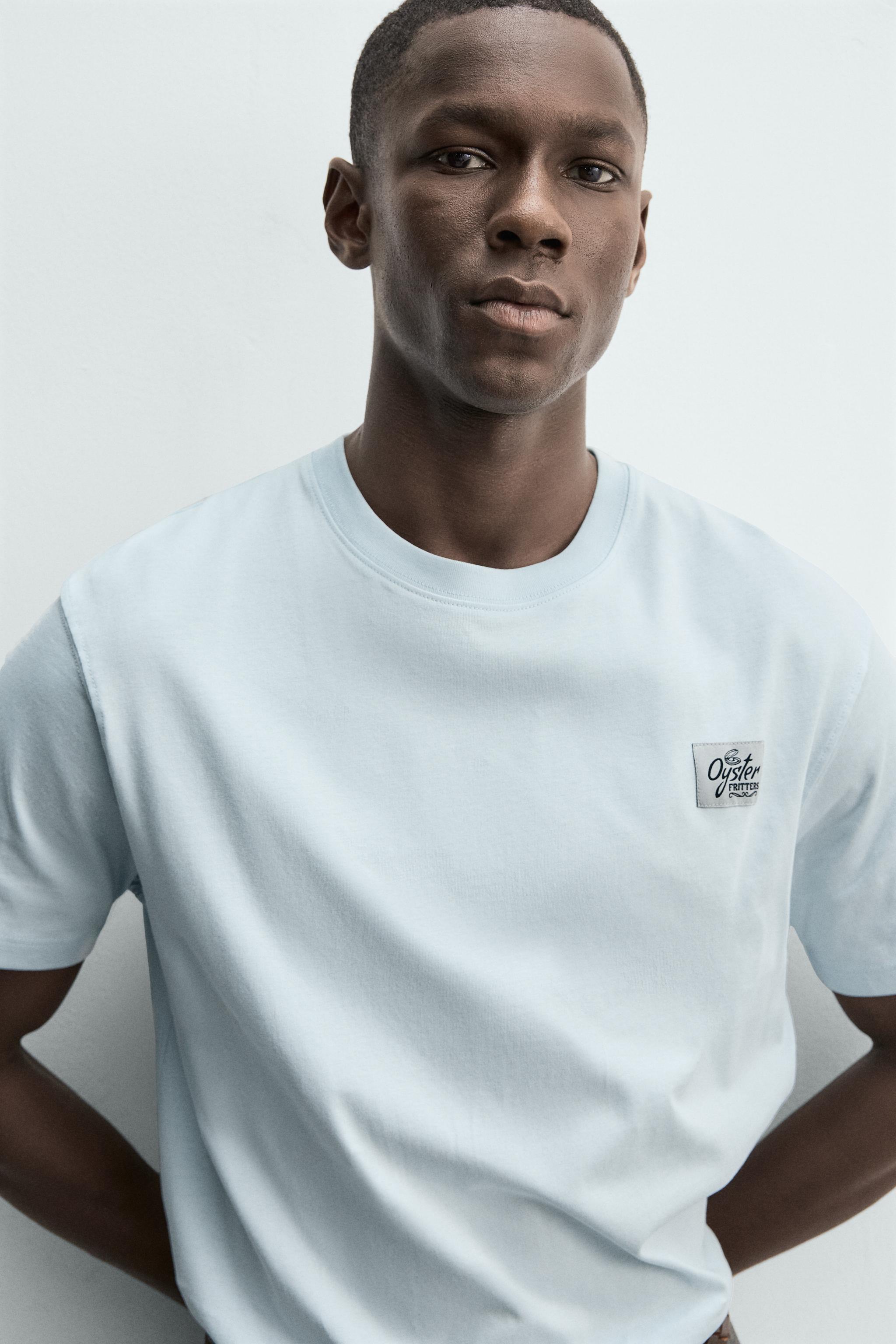 CONTRAST PRINT PATCH T-SHIRT